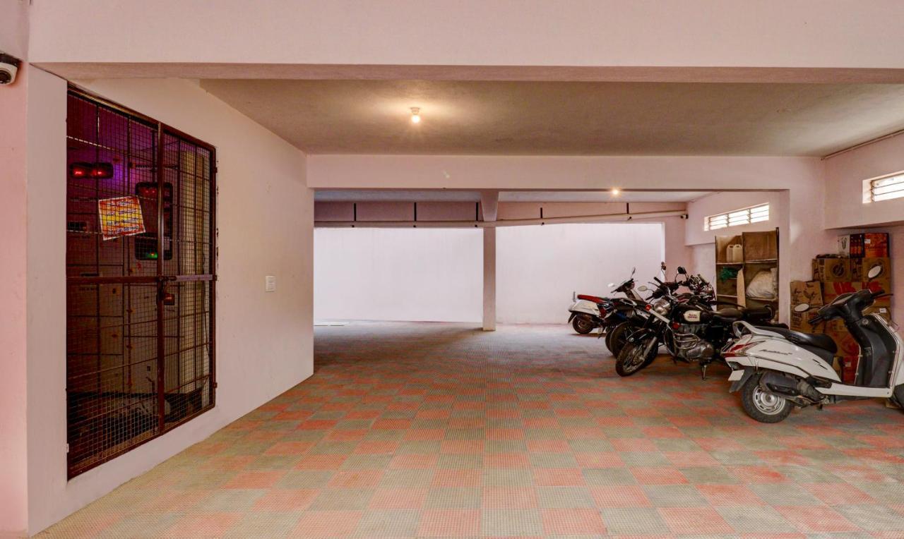 העיר בנגלור Treebo Three Street Inn מראה חיצוני תמונה